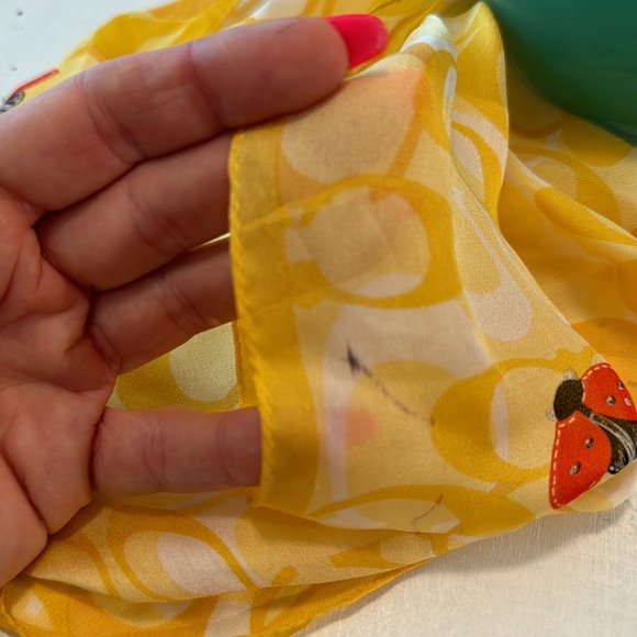 Rare Coach 100% Silk Scarf YELLOWđSignature C's with red and black Bumble bee's - Picture 6 of 7